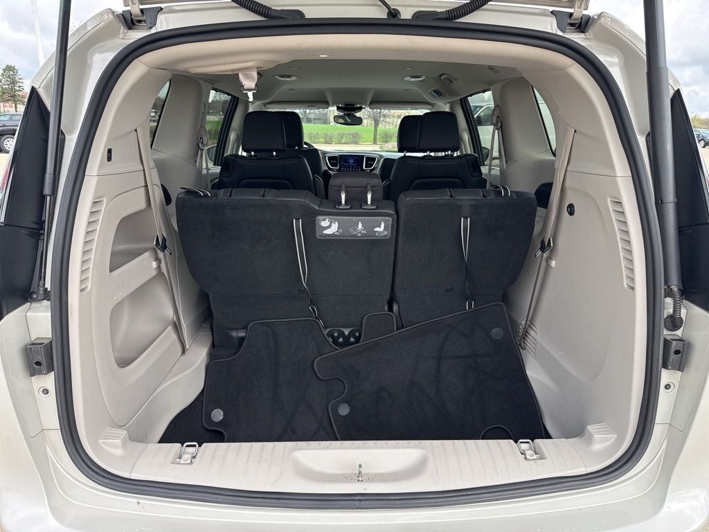 2017 Chrysler Pacifica Touring L