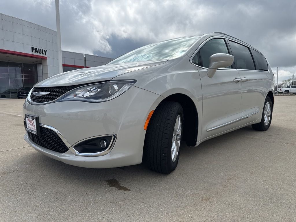 2017 Chrysler Pacifica Touring L