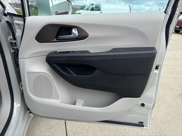 2017 Chrysler Pacifica Touring L