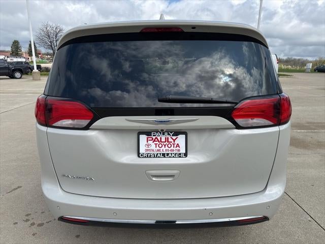 2017 Chrysler Pacifica Touring L