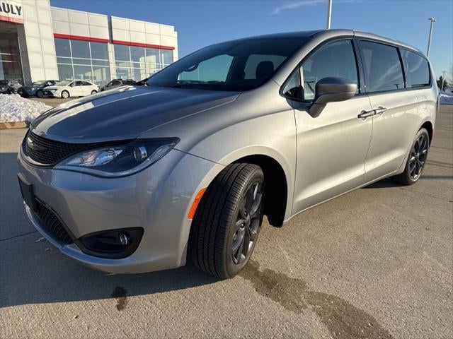 2020 Chrysler Pacifica Touring