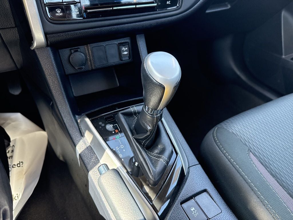 2017 Toyota COROLLA LE
