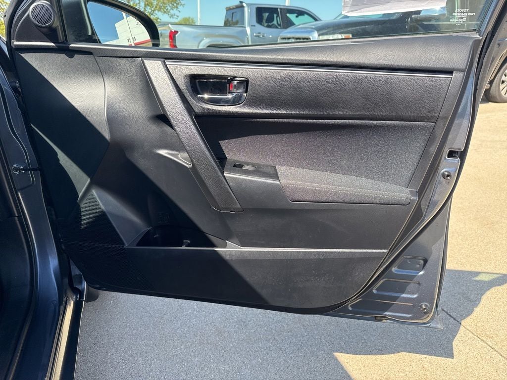 2017 Toyota COROLLA LE