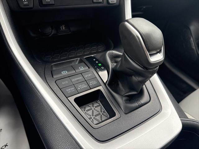 2025 Toyota RAV4 XLE Premium TOYOTA GOLD CERTIFIED