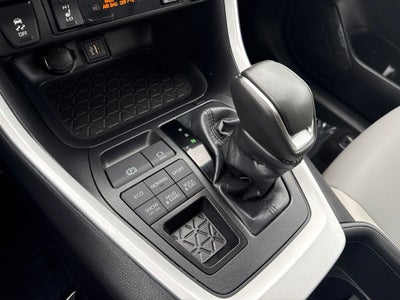 2025 Toyota RAV4 XLE Premium GOLD CERTIFIED
