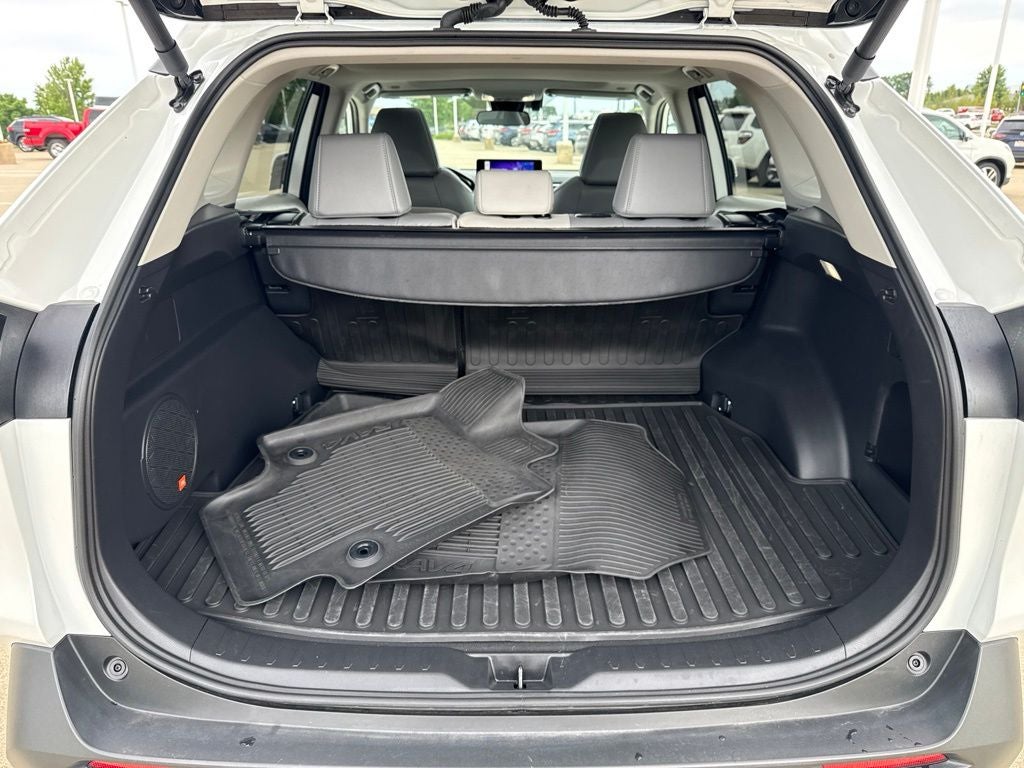 2025 Toyota RAV4 XLE Premium GOLD CERTIFIED
