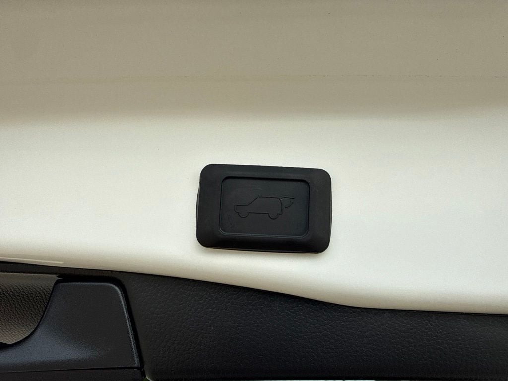 2025 Toyota RAV4 XLE Premium GOLD CERTIFIED