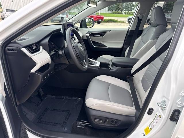 2025 Toyota RAV4 XLE Premium GOLD CERTIFIED