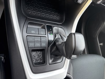 2024 Toyota RAV4 LE TOYOTA GOLD CERTIFIED