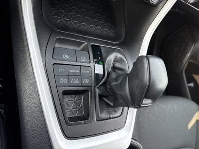 2024 Toyota RAV4 XLE TOYOTA GOLD CERTIFIED