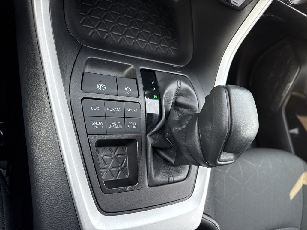 2024 Toyota RAV4 XLE TOYOTA GOLD CERTIFIED