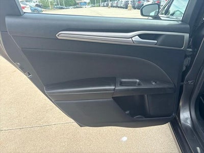 2020 Ford Fusion SE