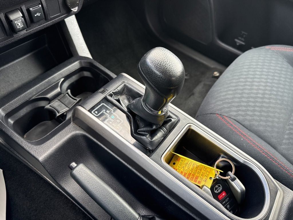 2020 Toyota TACOMA SR5 SR5 V6
