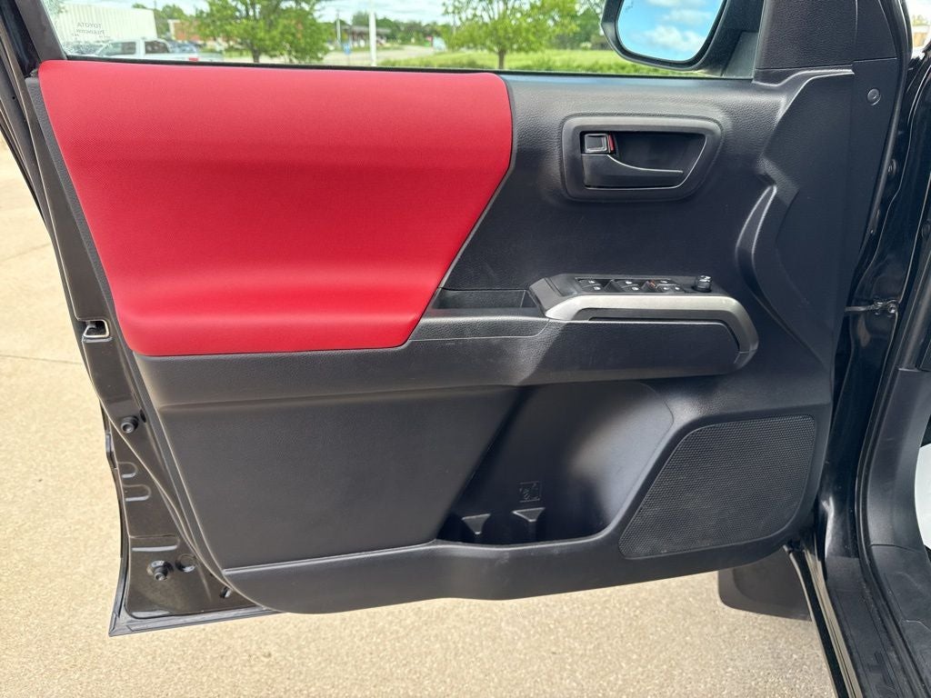 2020 Toyota TACOMA SR5 SR5 V6