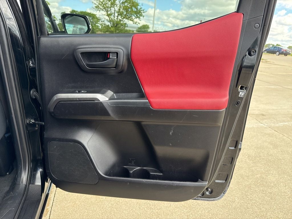 2020 Toyota TACOMA SR5 SR5 V6