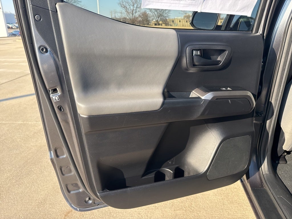 2019 Toyota TACOMA SR5 SR5 V6