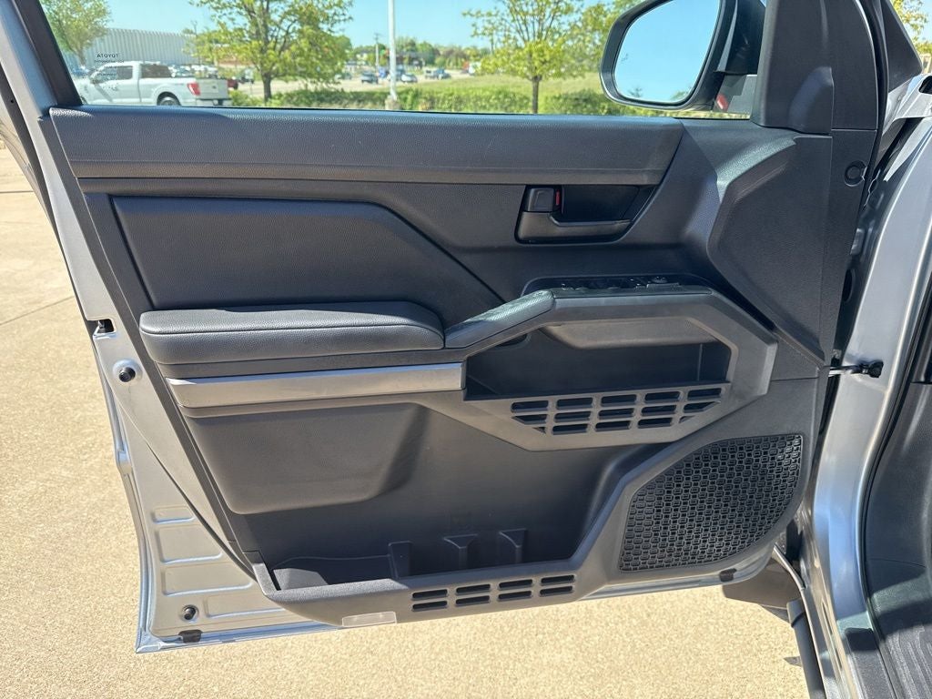 2025 Toyota TACOMA SR5 SR5 GOLD CERTIFIED