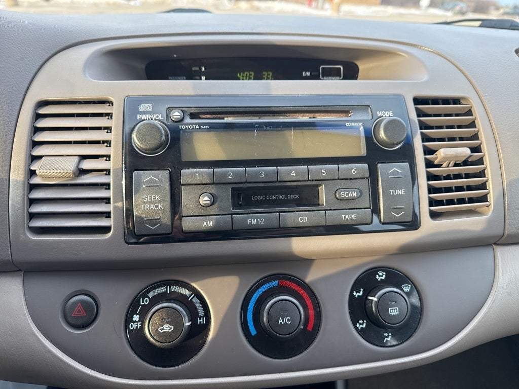 2004 Toyota Camry LE