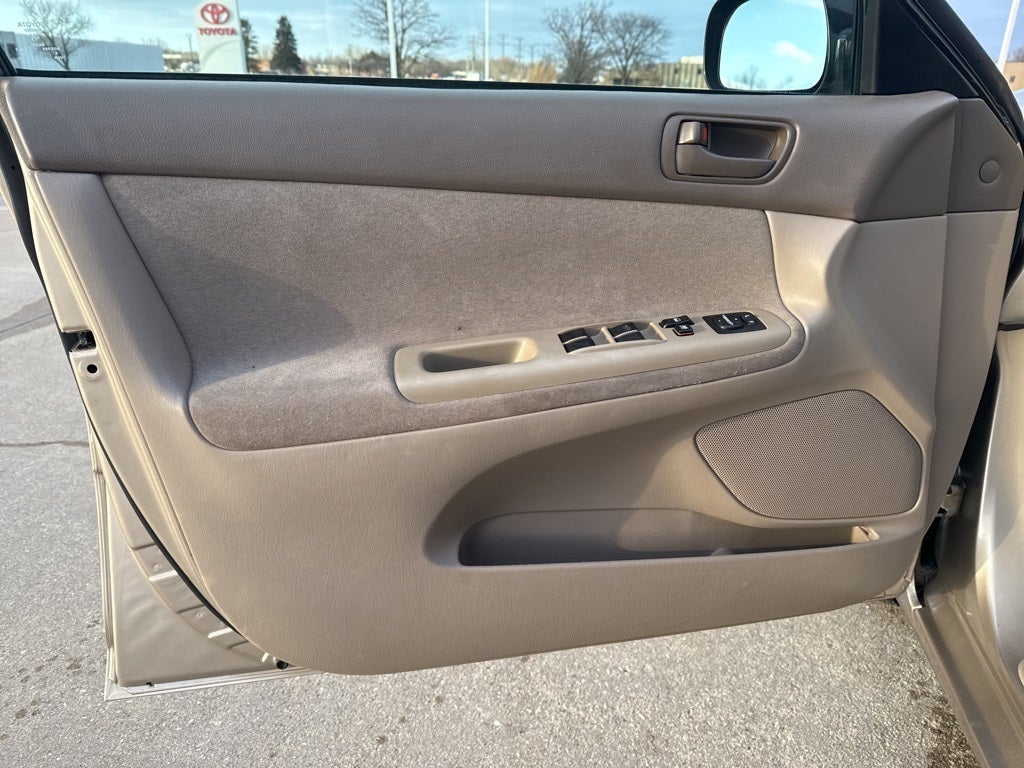 2004 Toyota Camry LE