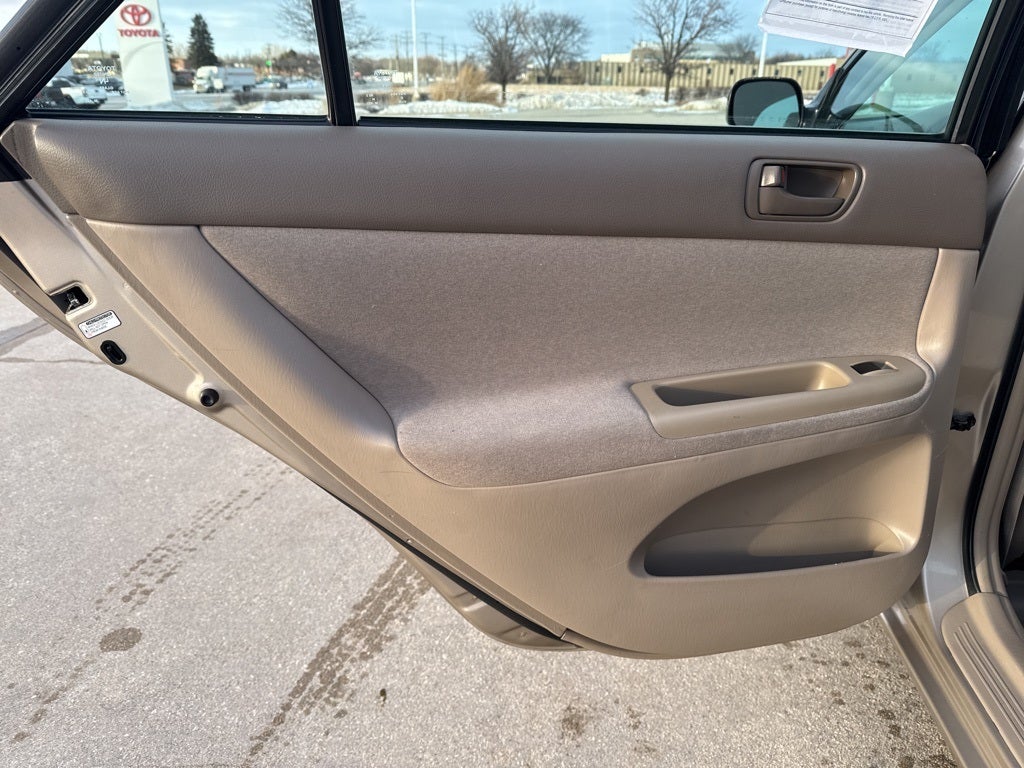 2004 Toyota Camry LE