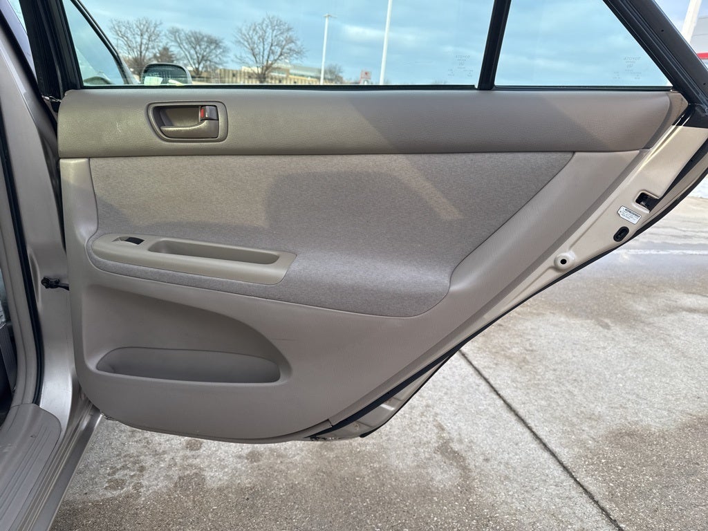 2004 Toyota Camry LE