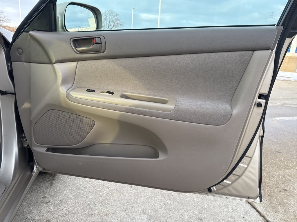 2004 Toyota Camry LE