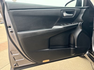 2017 Toyota CAMRY SE