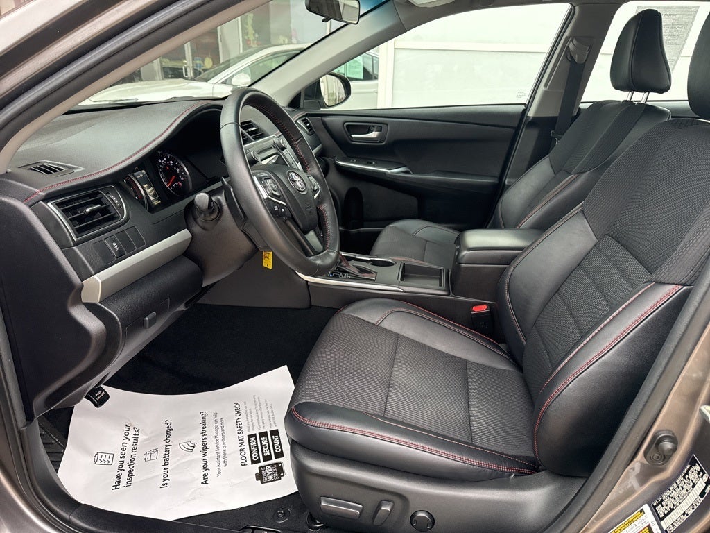 2017 Toyota CAMRY SE