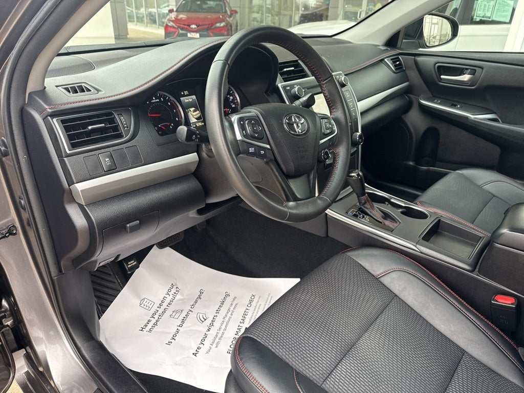 2017 Toyota CAMRY SE
