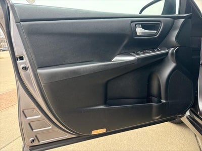 2017 Toyota CAMRY SE