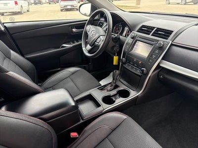 2017 Toyota CAMRY SE