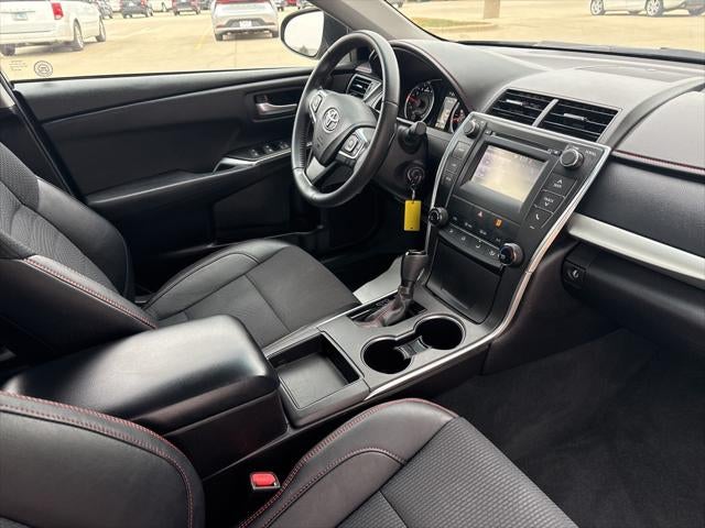 2017 Toyota CAMRY SE