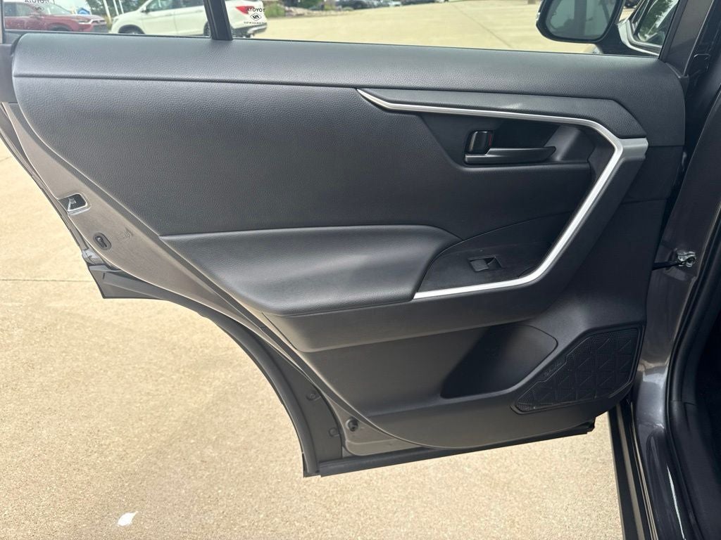 2022 Toyota RAV4 Hybrid LE TOYOTA GOLD CERTIFIED