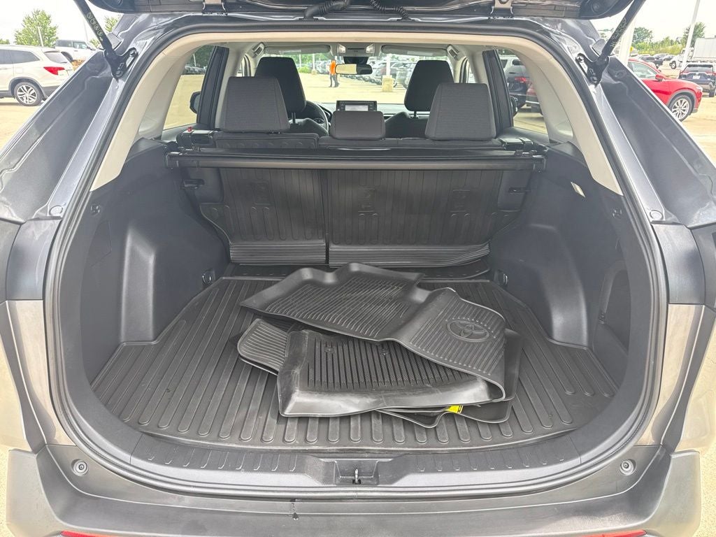 2022 Toyota RAV4 Hybrid LE TOYOTA GOLD CERTIFIED