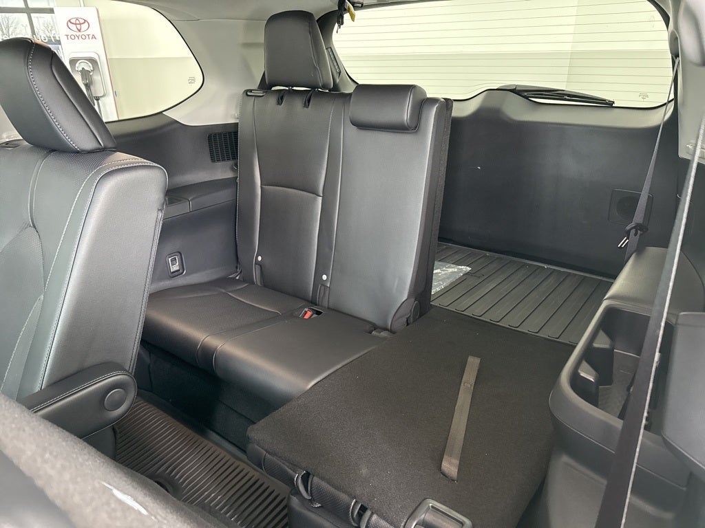 2025 Toyota GRAND HIGHLANDER HEV Limited