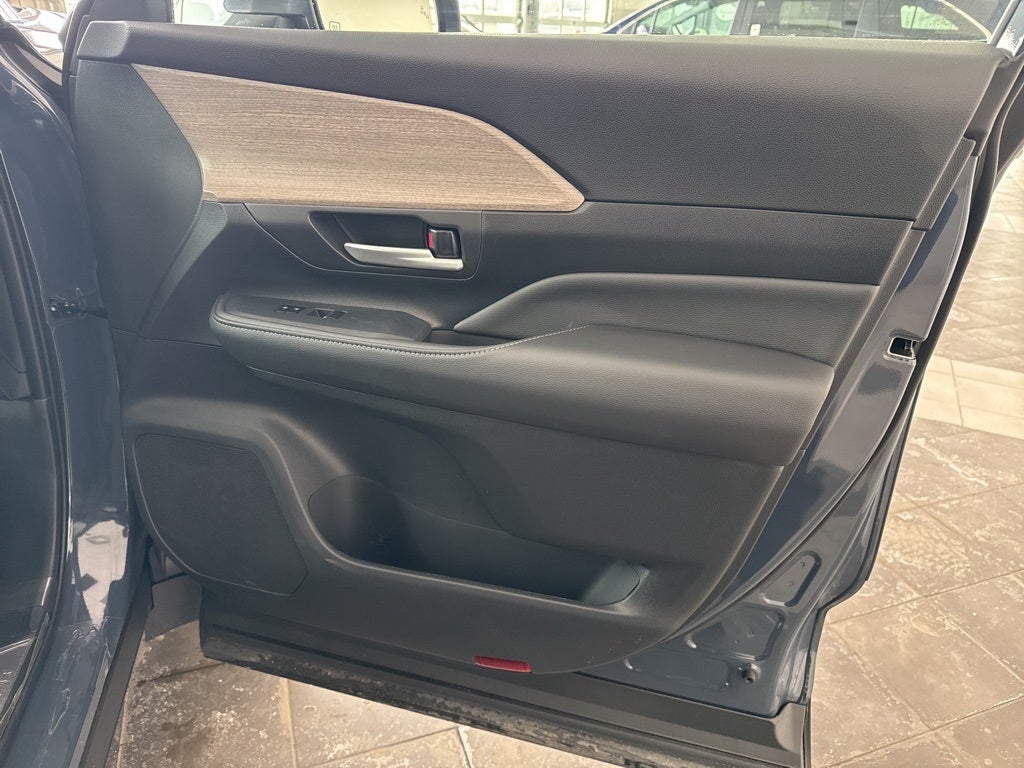2025 Toyota GRAND HIGHLANDER HEV Limited