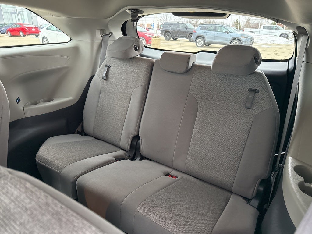 2021 Toyota SIENNA LE LE 8 Passenger