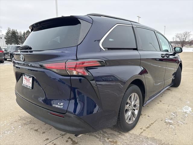 2021 Toyota SIENNA LE LE 8 Passenger