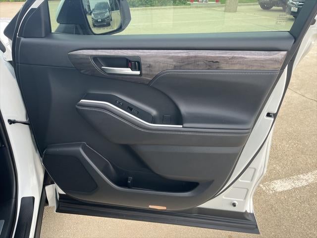 2020 Toyota Highlander Limited TOYOTA SILVER CERTIFIED