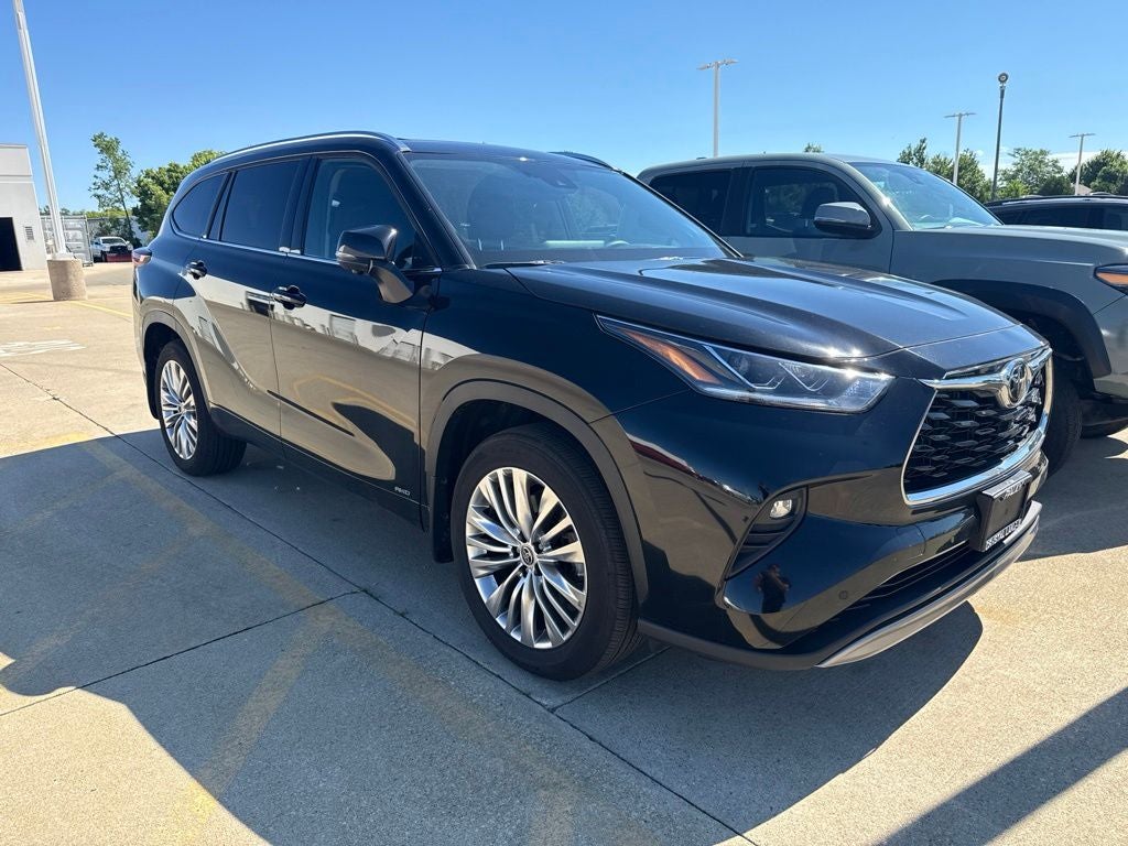 2025 Toyota Highlander Hybrid Platinum TOYOTA GOLD CERTIFIED
