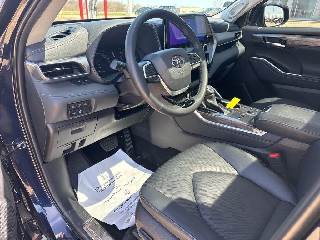 2025 Toyota HIGHLANDER HEV Platinum