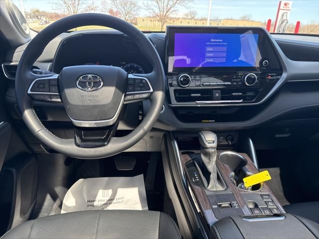 2025 Toyota HIGHLANDER HEV Platinum