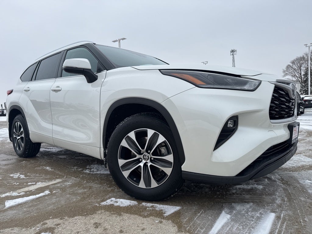 2021 Toyota HIGHLANDER XLE