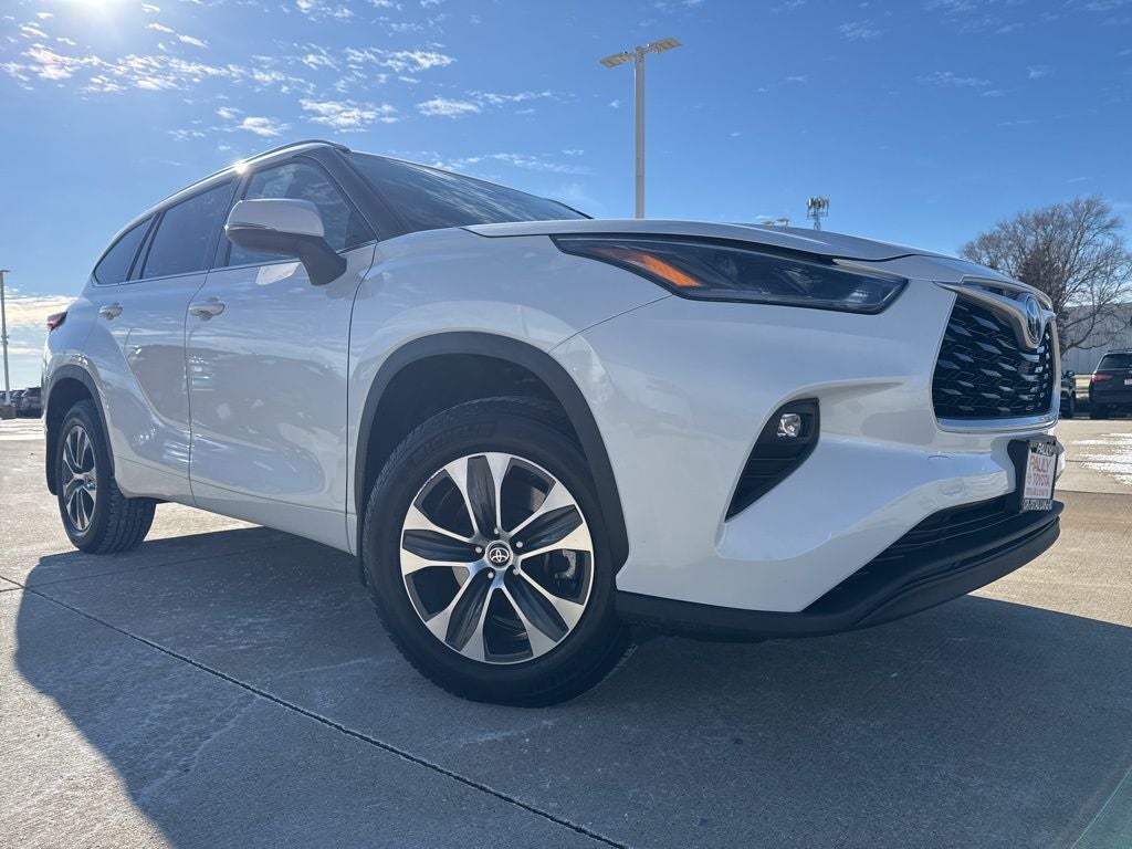 2021 Toyota HIGHLANDER XLE
