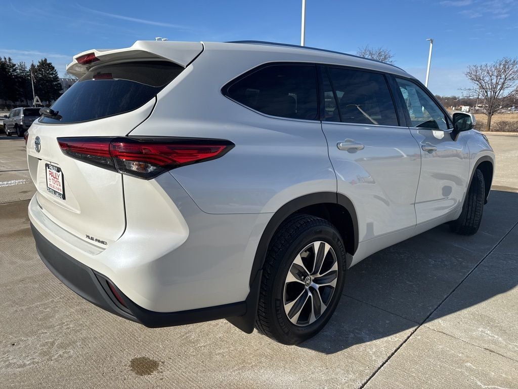 2021 Toyota HIGHLANDER XLE