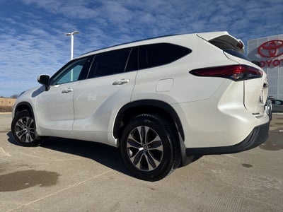 2021 Toyota HIGHLANDER XLE