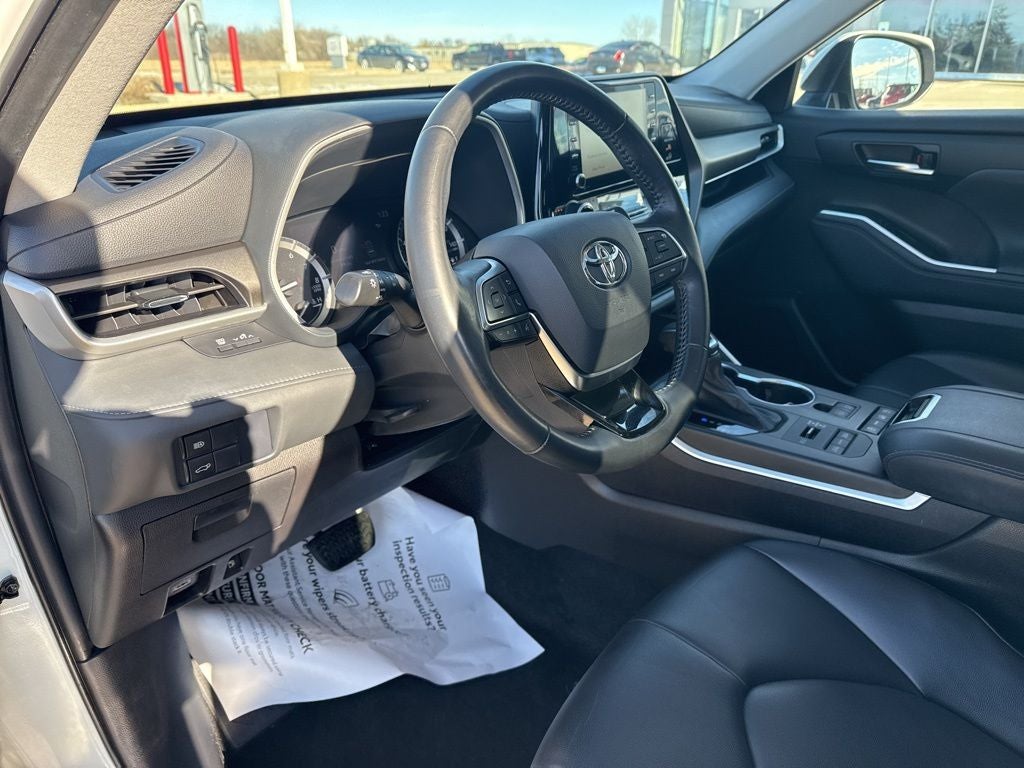 2021 Toyota HIGHLANDER XLE