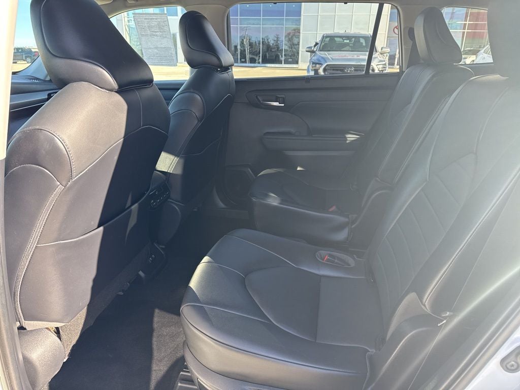 2021 Toyota HIGHLANDER XLE