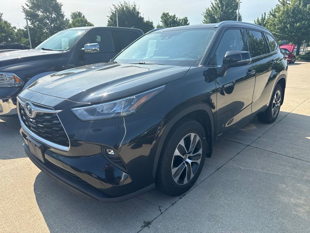 2020 Toyota Highlander Hybrid XLE TOYOTA GOLD HYBRID CERTIFIED