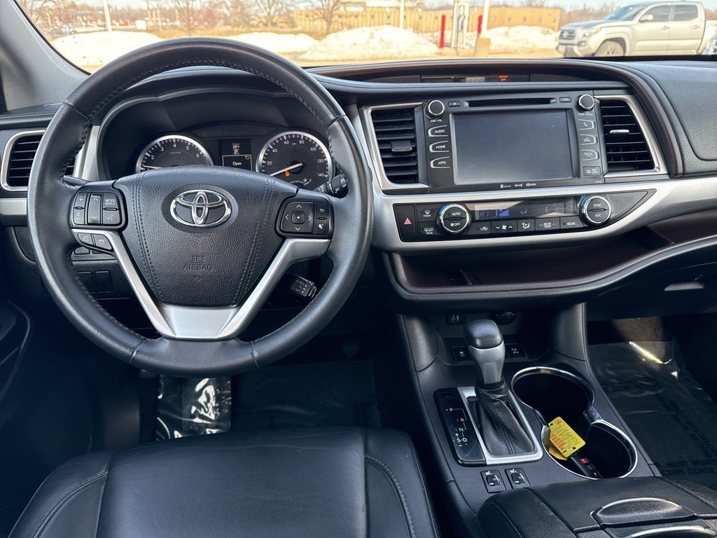 2016 Toyota HIGHLANDER XLE V6